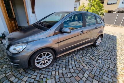 Mercedes-Benz B 180 127.096 km 5.250 &euro; Bad Abbach 93077