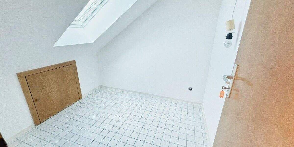 Etagenwohnung Nittendorf - 4 Zimmer, 104 m&sup2;, 299.000&euro; | Angebot:25702721