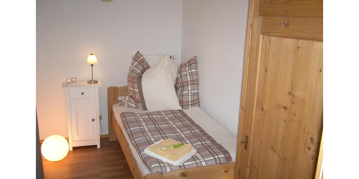 Erdgeschoßwohnung Burglengenfeld - 1 Zimmer, 65 m&sup2;, 590&euro; | Angebot:26624103