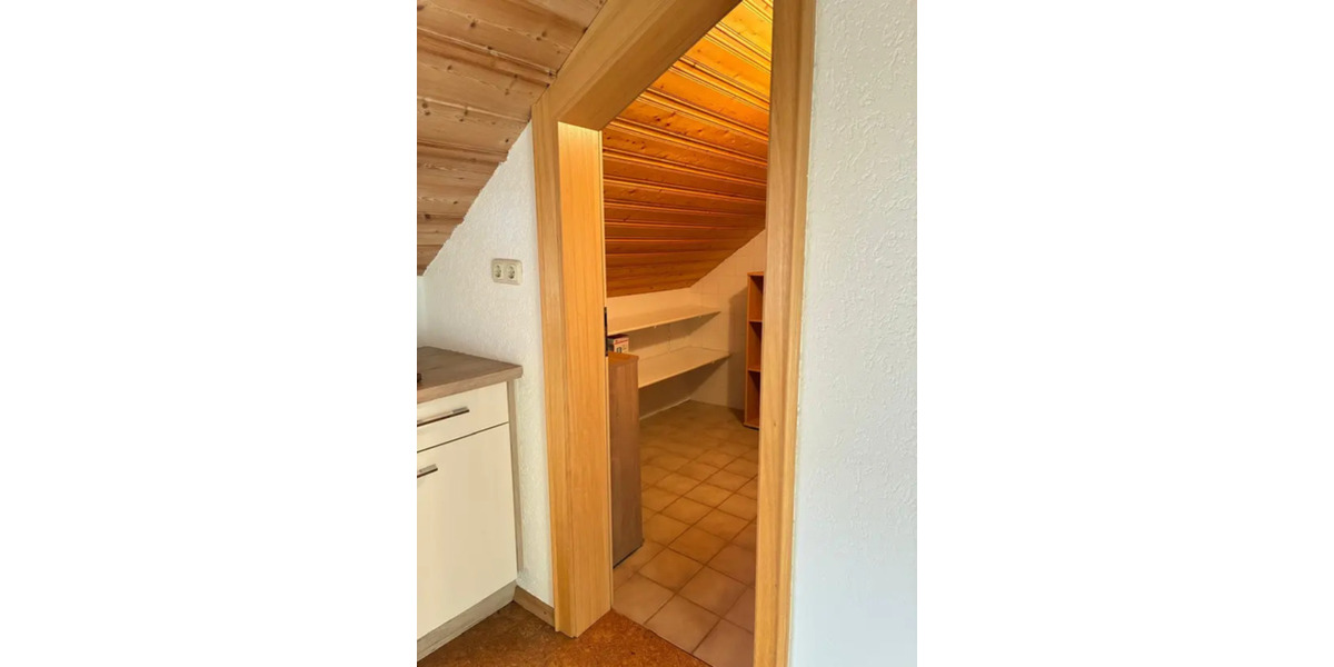 Dachgeschoßwohnung Regensburg Galgenberg - 3 Zimmer, 85 m&sup2;, 750&euro; | Angebot:25293580