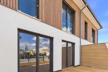 Haus Neutraubling - 4 Zimmer, 126 m&sup2;, 1.825&euro; | Angebot:26780300
