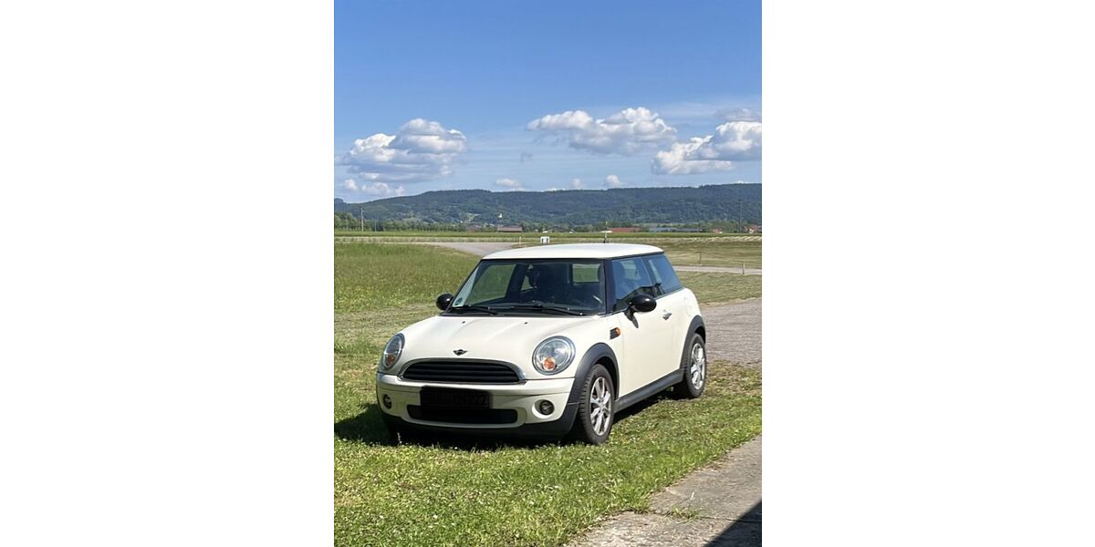 Mini ONE 148.200 km 2.600 &euro; Pfatter 93102