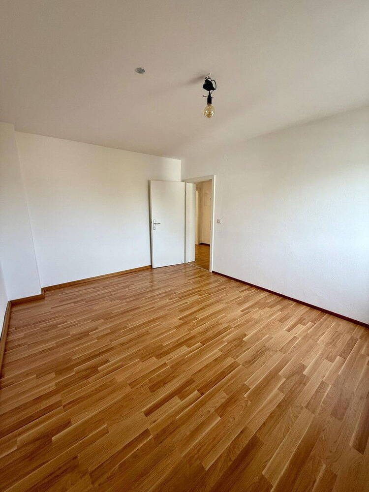 Gepflegte 2-Zimmerwohnung im Regensburger Westen mit Loggia und Garage