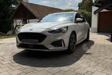 Ford Focus 49.000 km 20.100 € Ihrlerstein 93346
