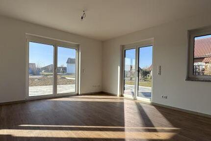 VH3533 Teilbares Gewerbeanwesen mit Neubauhalle, Büros und Betriebsleiterwohnung ca. 20 km südöstlich von Regensburg zimmer