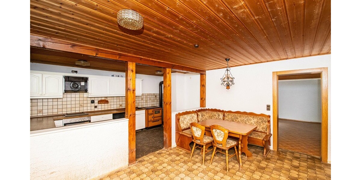 Charmantes Zweifamilienhaus mit großem Grundstück, Waldanteil und viel Potenzial - Zweifamilienhaus Zell | Angebot:26618521