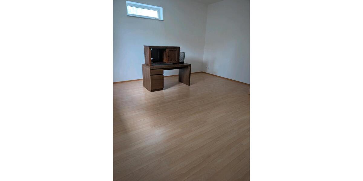 Vermiete 4- Zimmer Wohnung mit Balkon, uninähe 4 zimmer