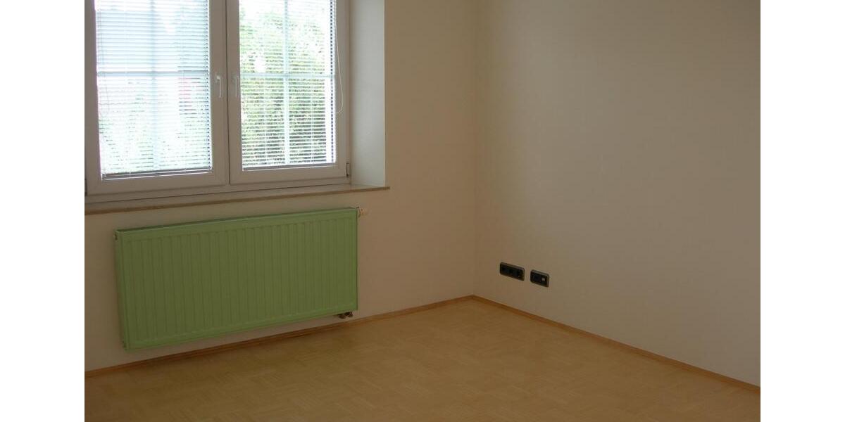 Etagenwohnung Lappersdorf - 5 Zimmer, 148 m&sup2;, 1.400&euro; | Angebot:25417748