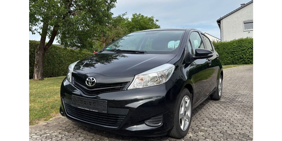 Toyota Yaris 109.500 km 5.900 &euro; Langquaid 84085