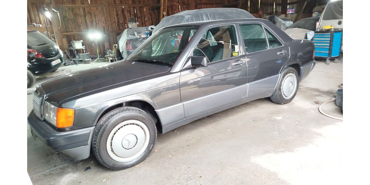 Mercedes-Benz 190 141.000 km 6.499 &euro; Regensburg 93055