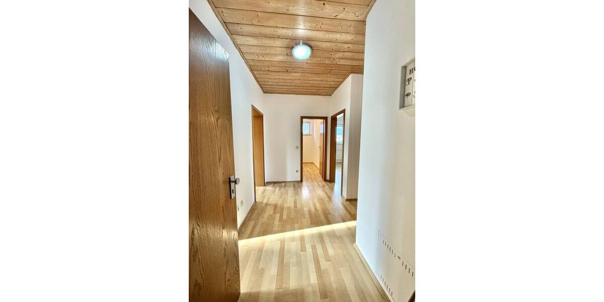 Etagenwohnung Thalmassing - 2 Zimmer, 67 m&sup2;, 540&euro; | Angebot:25940251