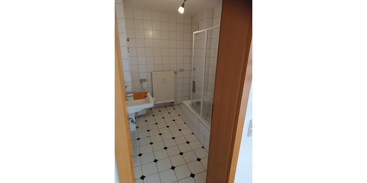 Dachgeschoßwohnung Burglengenfeld - 3 Zimmer, 100 m&sup2;, 899&euro; | Angebot:26420340