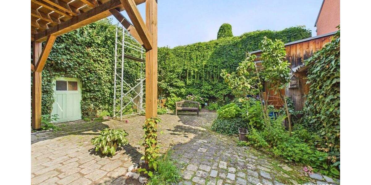 2 x Altstadthäuser mit Entwicklungspotenzial in Regensburg-Steinweg 2 zimmer