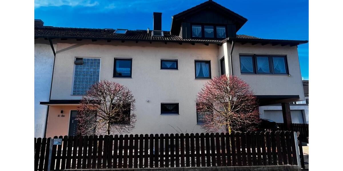 Mehrfamilienhaus, Wohnhaus Neutraubling - 9 Zimmer, 273 m&sup2;, 690.000&euro; | Angebot:26040333