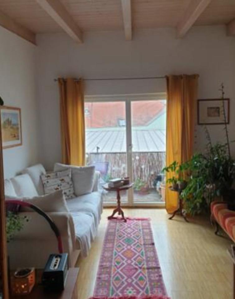 2-Zimmer-Wohnung – auch für WG, ca. 52 m²