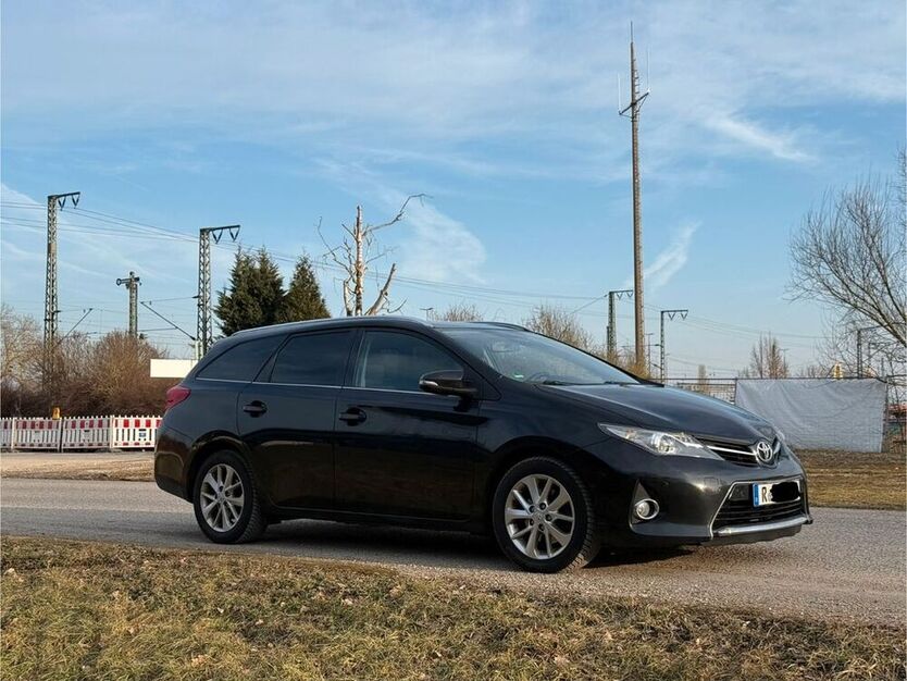 Auris Touring Sports
