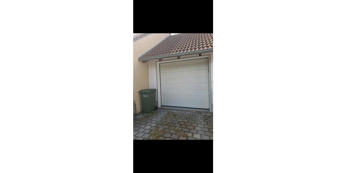 Dachgeschoßwohnung Schierling - 4 Zimmer, 100 m&sup2;, 1.050&euro; | Angebot:26614912
