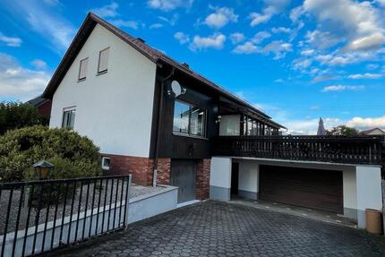 Schöne helle 4 Zimmerwohnung