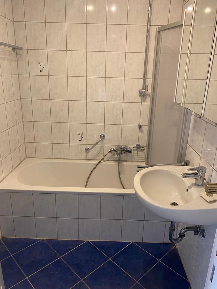 Zu vermieten: renovierte 3 Zi-Wohnung in Regensburg Reinhausen