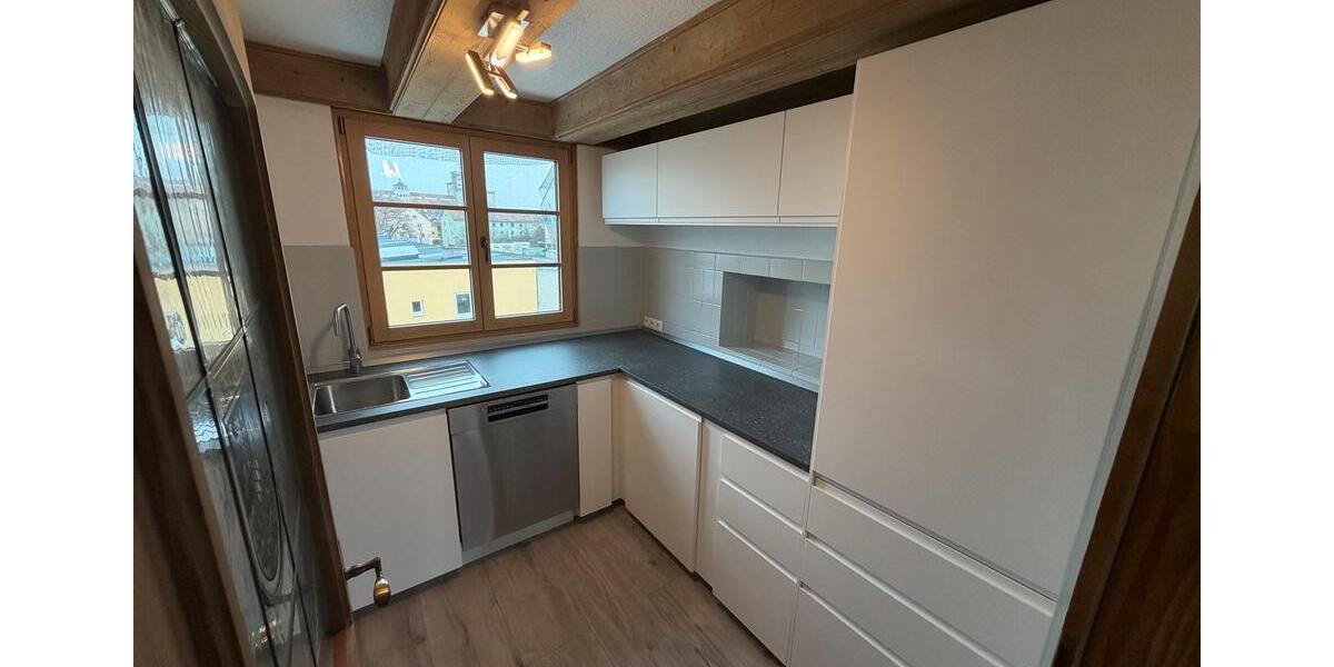 Möblierte 2-Zimmer-Galeriewohnung im Dachgeschoss in Regensburg 2 zimmer