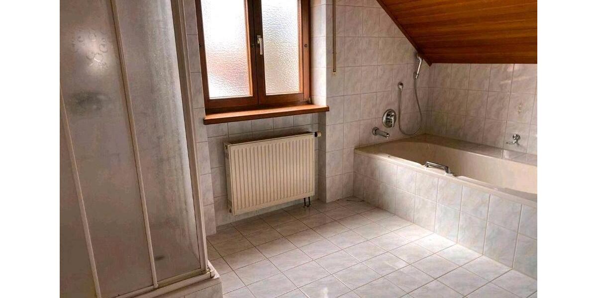 Dachgeschoßwohnung Regensburg Brandlberg - 2.5 Zimmer, 75 m&sup2;, 925&euro; | Angebot:26519043