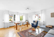 Seltene Gelegenheit! Modernisierte 4-Zimmer-Wohnung mit Süd-Balkon in ruhiger und zentraler Lage