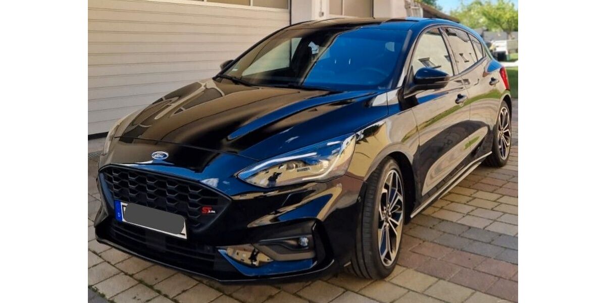 Ford Focus 61.000 km 15.499 &euro; Regensburg 93047