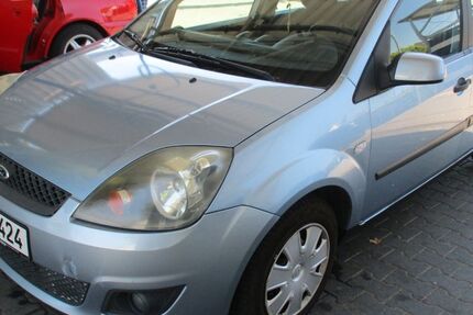 Ford Fiesta 164.000 km 700 &euro; Regensburg 93053