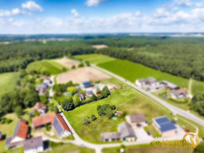 Großzügiges Baugrundstück mit Vorbescheid - Wohn- und Gewerbefläche nahe Rohr in Niederbayern
