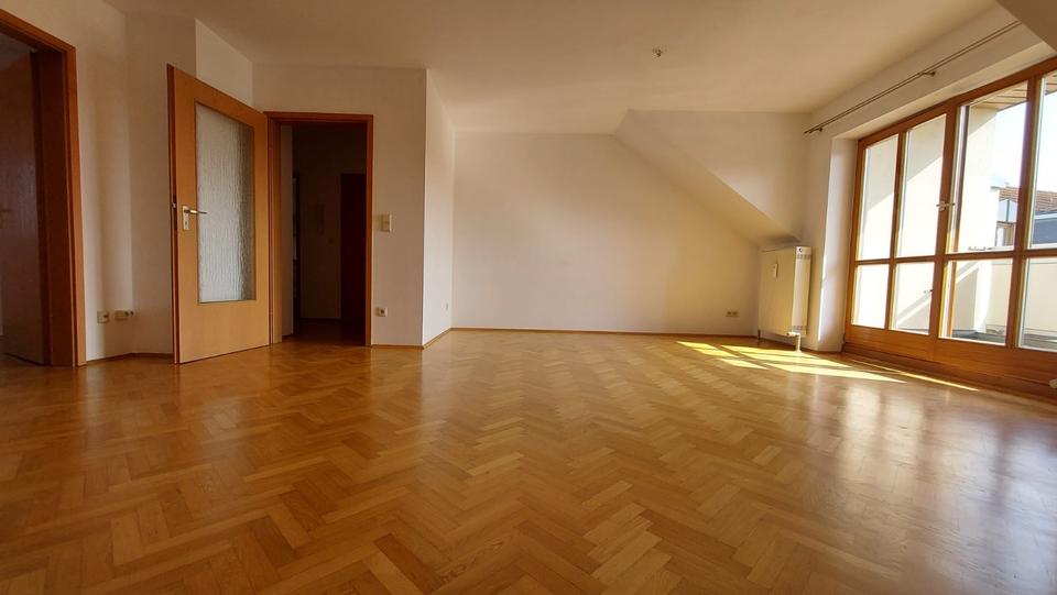 Dachgeschoßwohnung Regensburg Konradsiedlung - 2 Zimmer, 64 m&sup2;, 333.000&euro; | Angebot:26101233