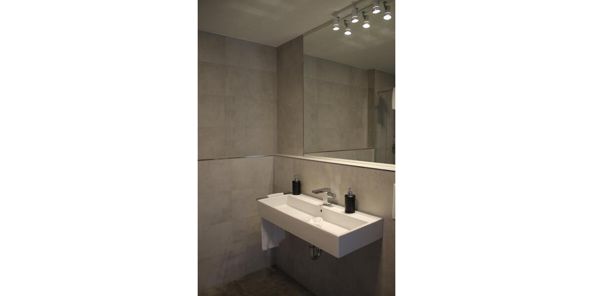 Regensburg-West, 110qm, Sky Suite, hochwertig möbliert und vollständig ausgestattet bis zu 3 Personen 3 zimmer