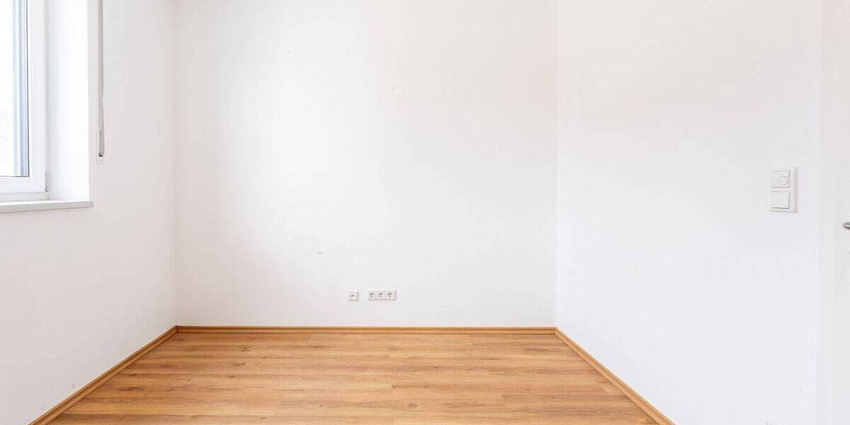 Gewerbeobjekt Sünching - 4 Zimmer, 90 m&sup2;, 790&euro; | Angebot:26766556
