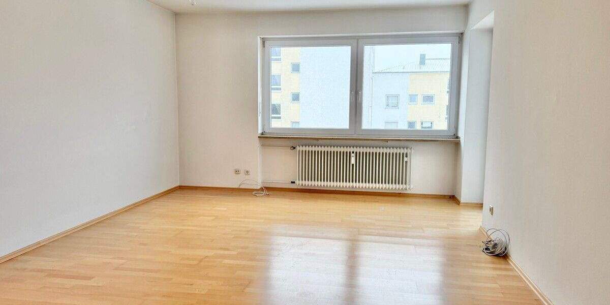 LET`S GO WEST ** Helle 2 Zi. Wohnung - mit großem Balkon und Einbauküche** 2 zimmer