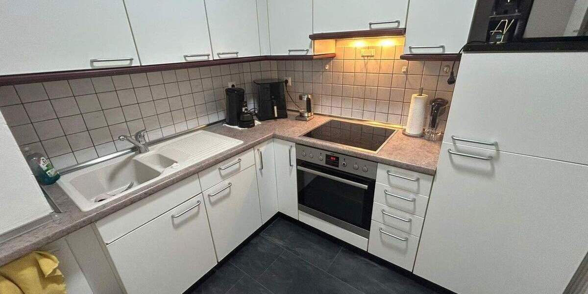 Schöne, modernisierte 2-Zimmer-Wohnung mit zwei Wintergärten - voll möbliert 2 zimmer