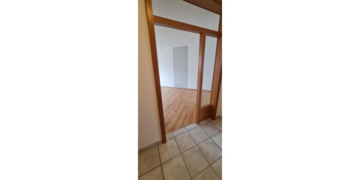 Schöne helle 2 ZKB Wohnung mit Terrasse 2 zimmer