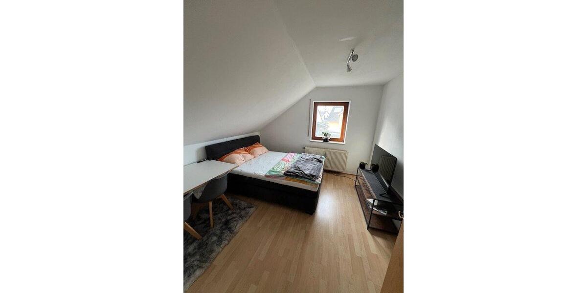 Dachgeschoßwohnung Sinzing - 1.5 Zimmer, 45 m&sup2;, 360&euro; | Angebot:26253700