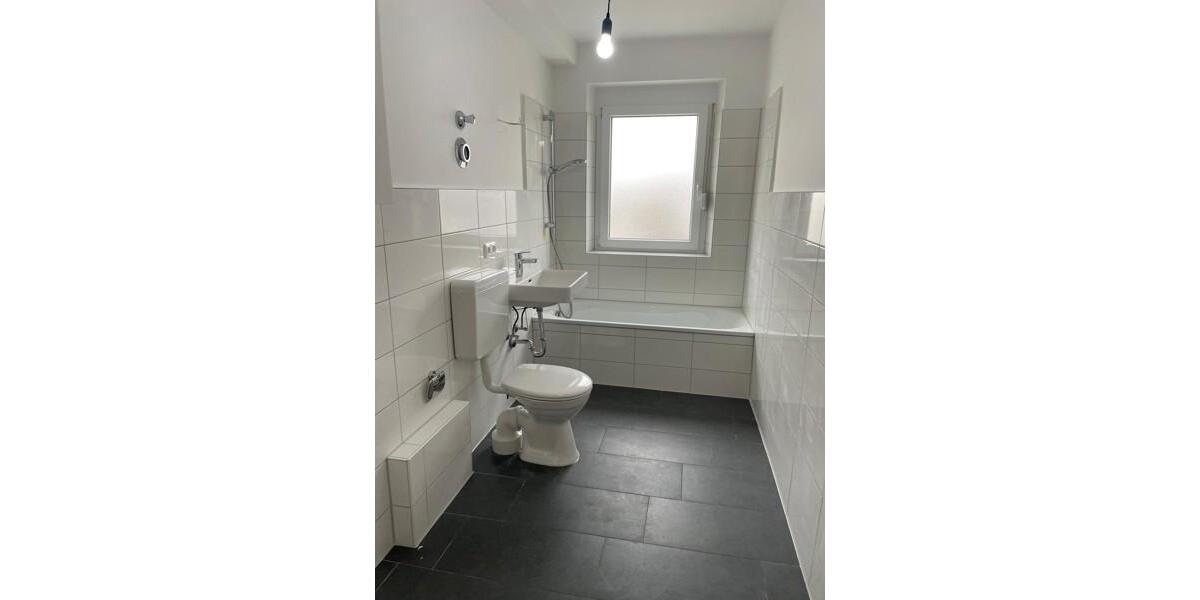 Tolle 3 - Zimmer Wohnung mit Balkon in modernisierter Wohnanlage! zimmer