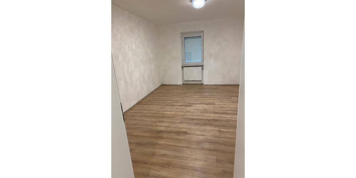 Etagenwohnung Burglengenfeld - 3 Zimmer, 85 m&sup2;, 890&euro; | Angebot:26698853