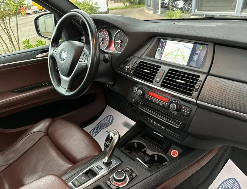 BMW X5 249.999 km 17.400 € Regensburg 93019