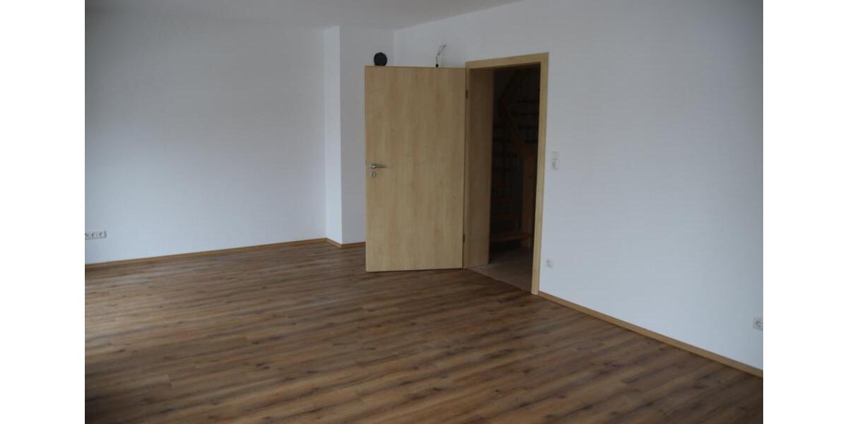 Schöne Doppelhaushälfte, traumhafter Ausblick und ruhige Lage 4 zimmer