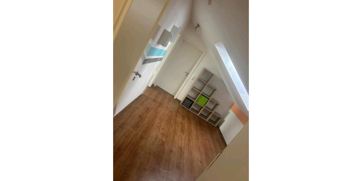Dachgeschoßwohnung Teublitz - 3 Zimmer, 95 m&sup2;, 750&euro; | Angebot:26614943