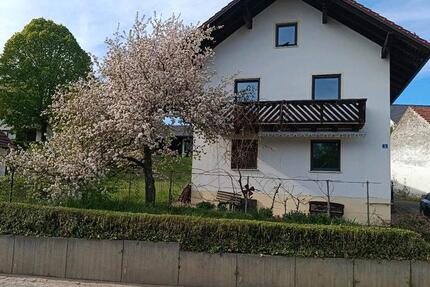 Haus Schierling - 5 Zimmer, 140 m&sup2;, 1.200&euro; | Angebot:26377744