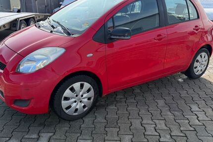 Toyota Yaris 207.769 km 2.750 &euro; Maxhütte -Haidhof 93142