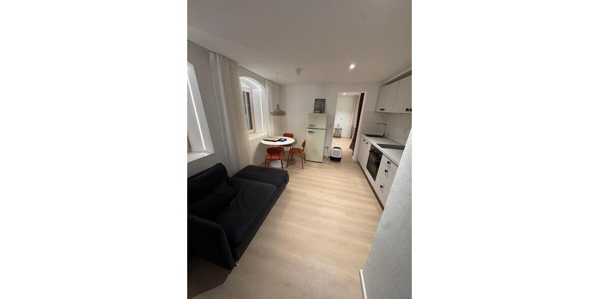 Wohnung mitten in Regensburg, möbliert, EBK inkl., 25qm! 2 zimmer