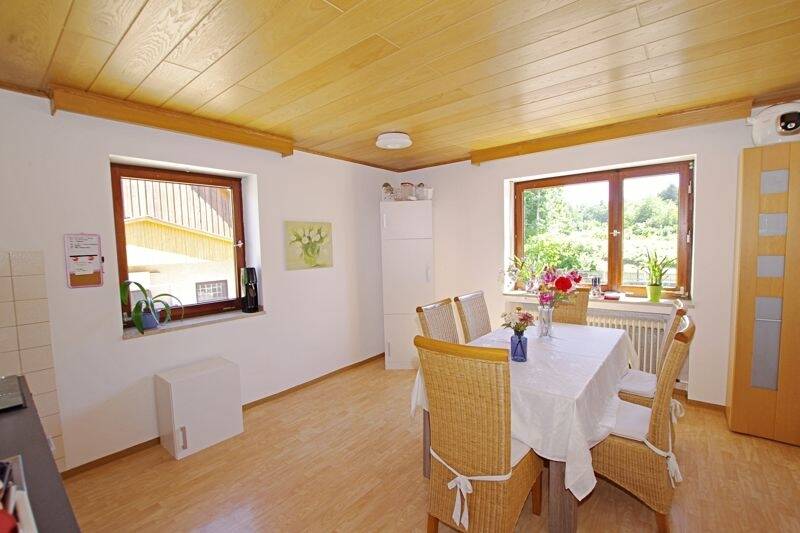 Mehrfamilienhaus, Wohnhaus Nittendorf Undorf - 6 Zimmer, 220 m&sup2;, 990.000&euro; | Angebot:23972768