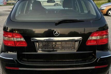 Mercedes B 220
