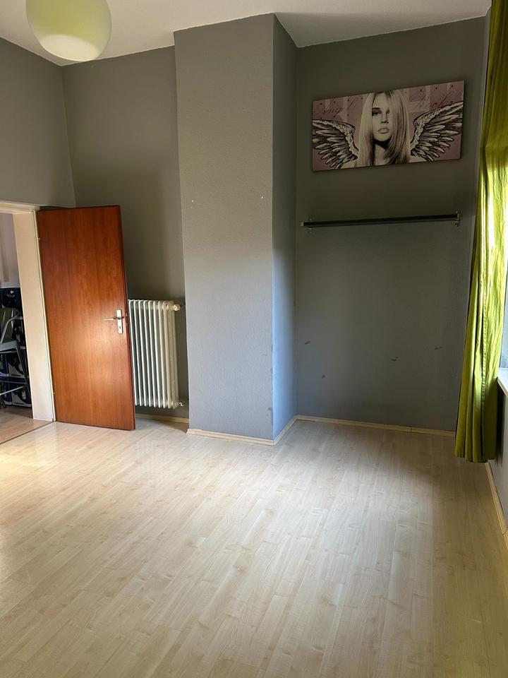WG Zimmer -> Helles Zimmer Innenstadt ab sofort verfügbar
