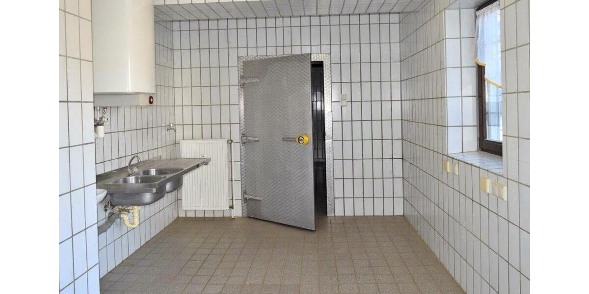 150 m2 Gewerbefläche ab sofort in 93155 Hemau zu vermieten zimmer