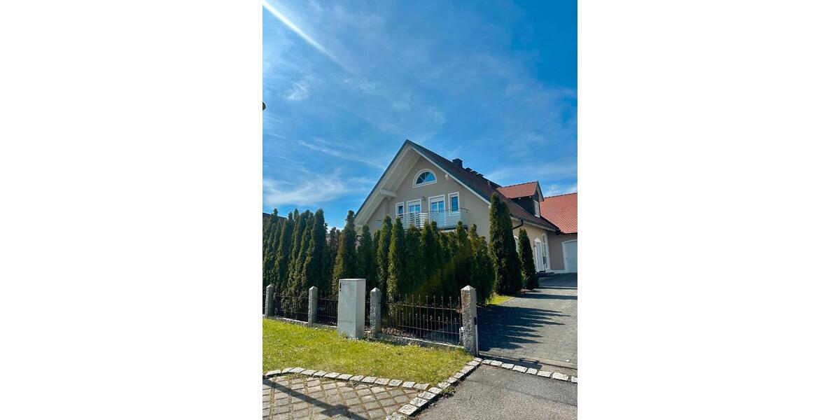 Einfamilienhaus Abensberg - 8 Zimmer, 180 m&sup2;, 2.150&euro; | Angebot:26121492