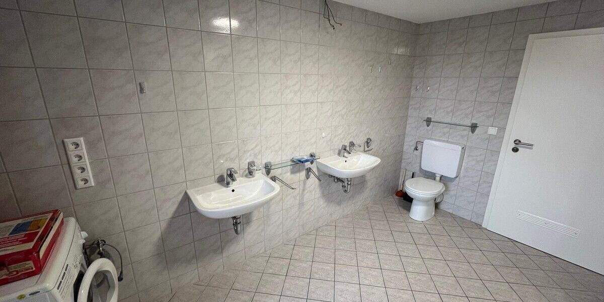 Etagenwohnung Regensburg / Reinhausen Reinhausen - 5 Zimmer, 110 m&sup2;, 520&euro; | Angebot:25686019